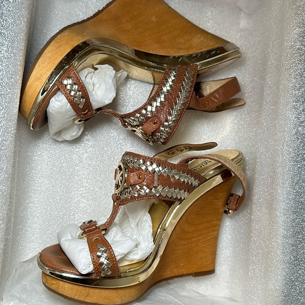 Michael Michael Kors size 6.5 Tucson Wedge Leather